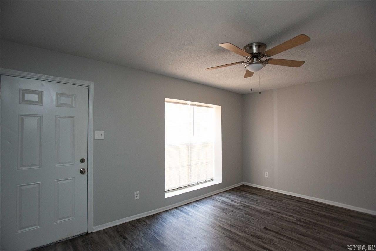 2112 Scotty Ct - Photo 2 of 13