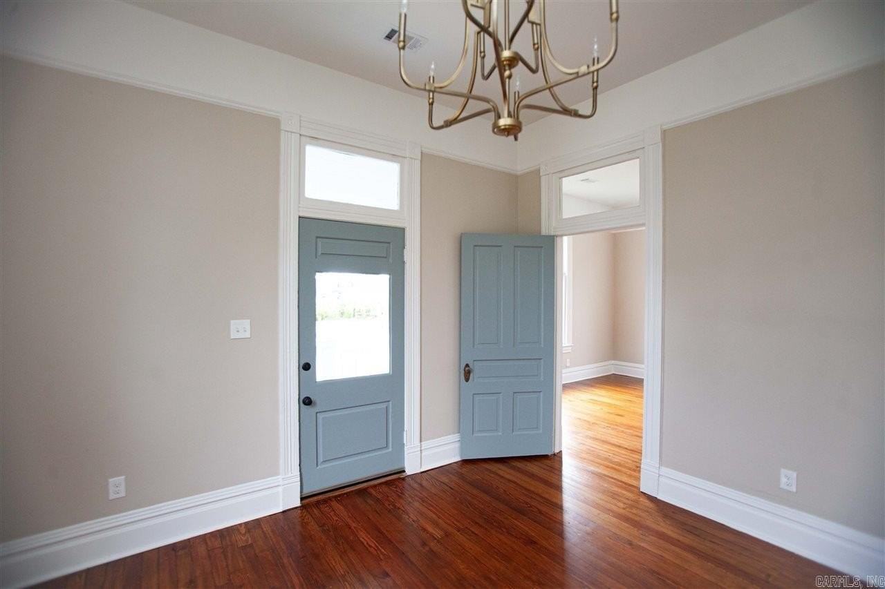 1510 Park Ln - Photo 5 of 20