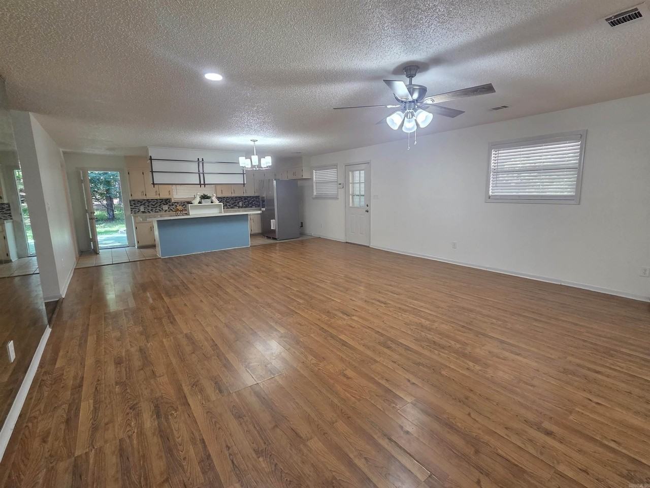 450 Plum Hollow Blvd - Photo 3 of 19