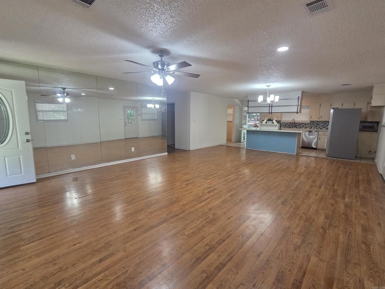 450 Plum Hollow Blvd - Photo 4 of 19