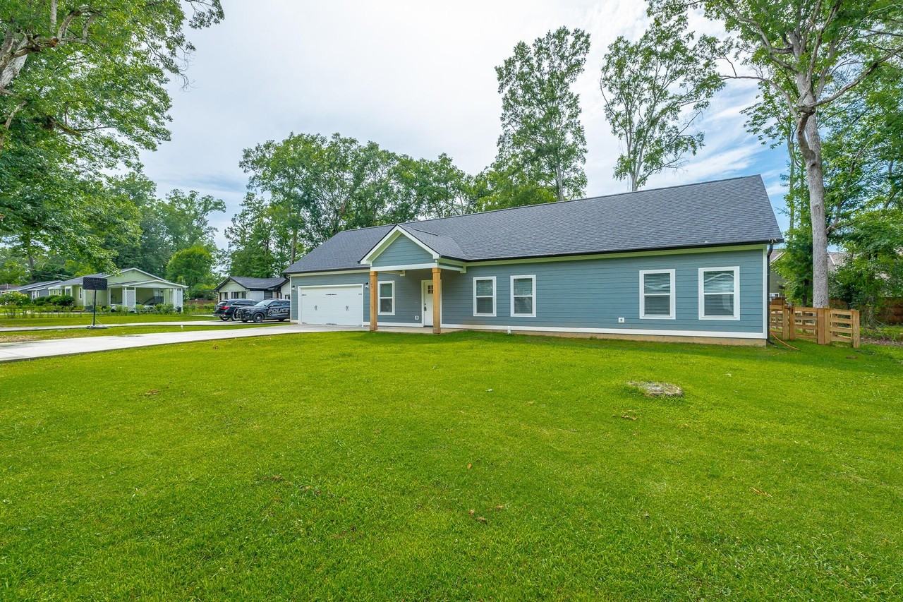 1129 Mcdonald Dr - Photo 3 of 28