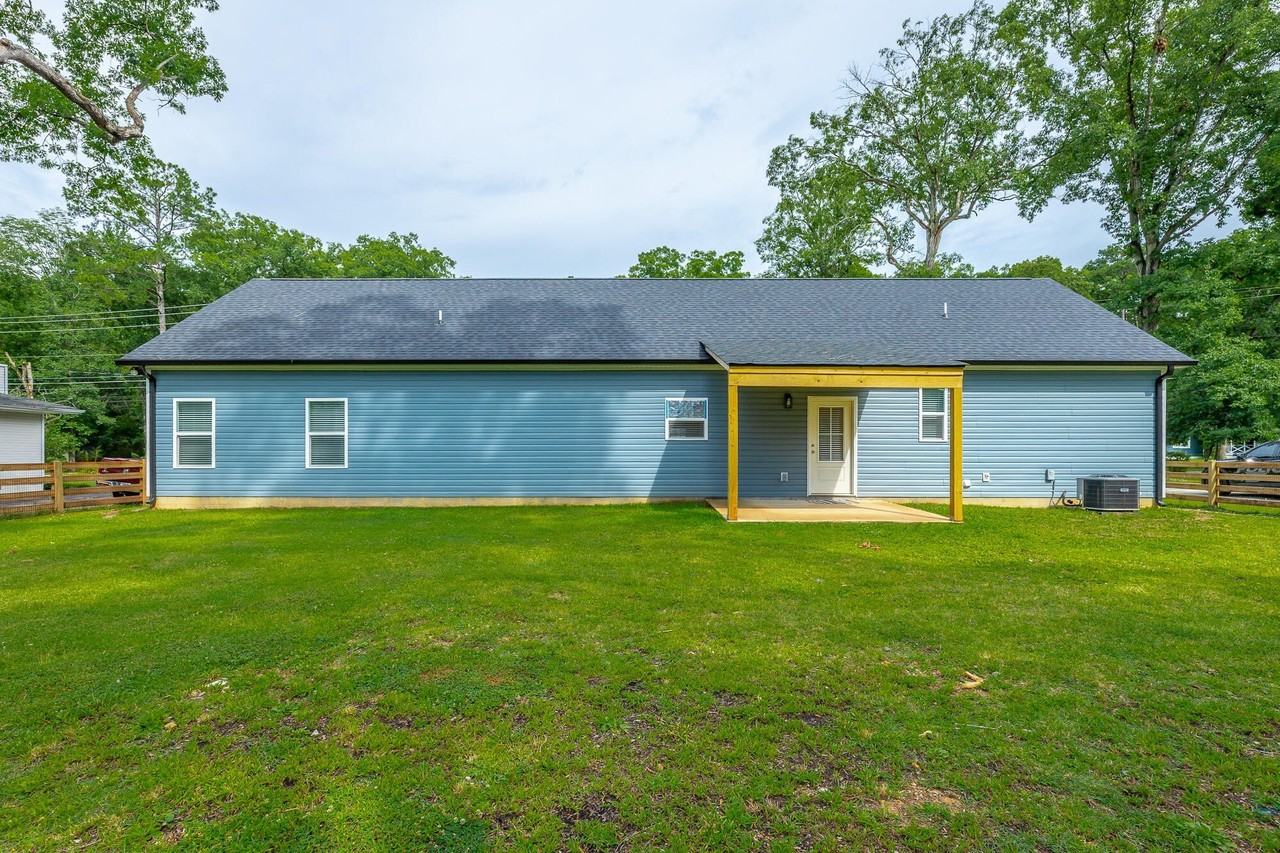 1129 Mcdonald Dr - Photo 4 of 28