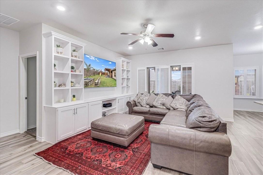 7938 Fort Griffen Dr - Photo 3 of 39