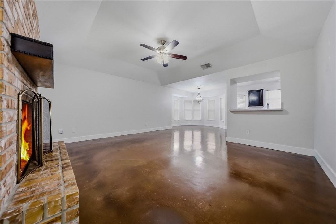 3029 Twin Creek Dr - Photo 3 of 20