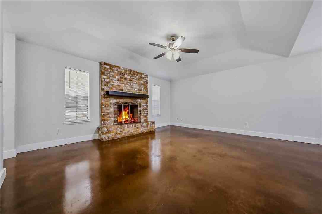 3029 Twin Creek Dr - Photo 4 of 20