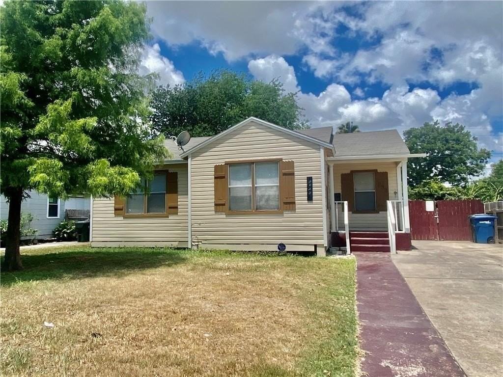 233 Eastgate Dr - Photo 2 of 18