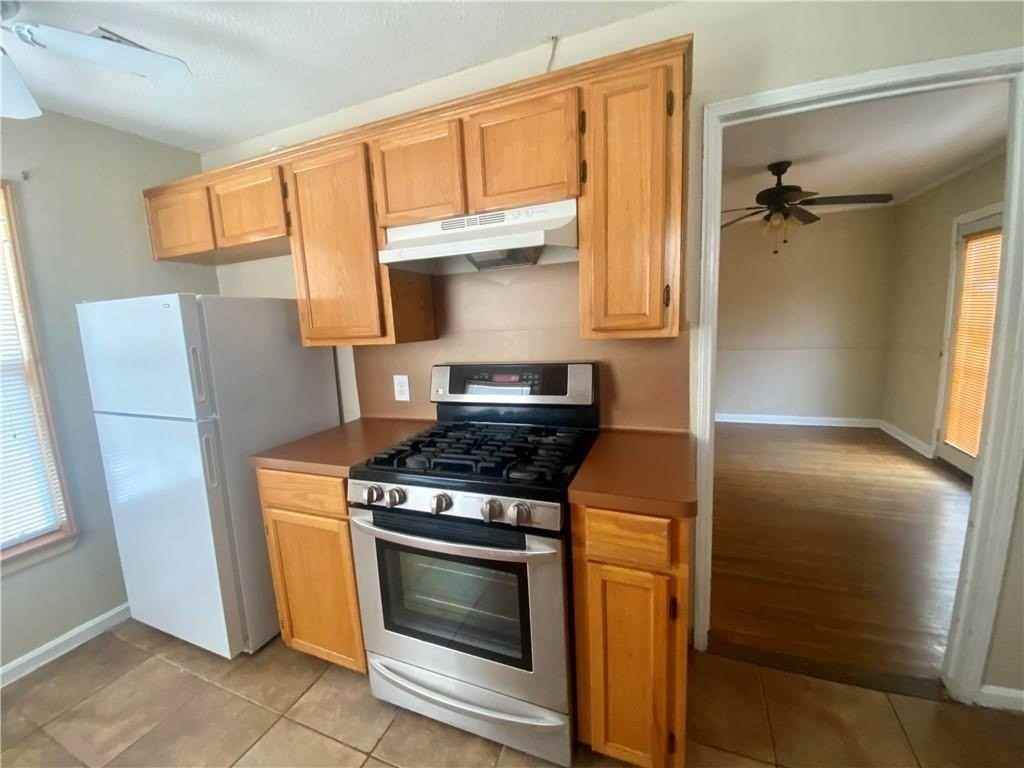 233 Eastgate Dr - Photo 6 of 18