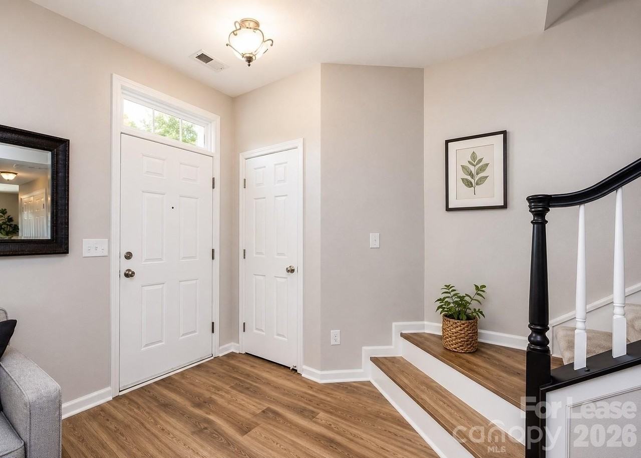 9535 Lina Ardrey Ln - Photo 2 of 34
