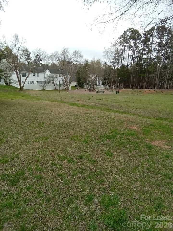 738 Ablow Dr - Photo 2 of 18