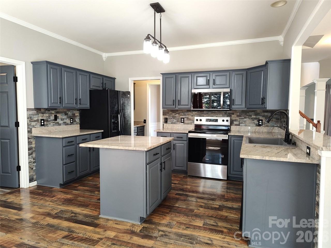 4018 Manor House Dr - Photo 4 of 34