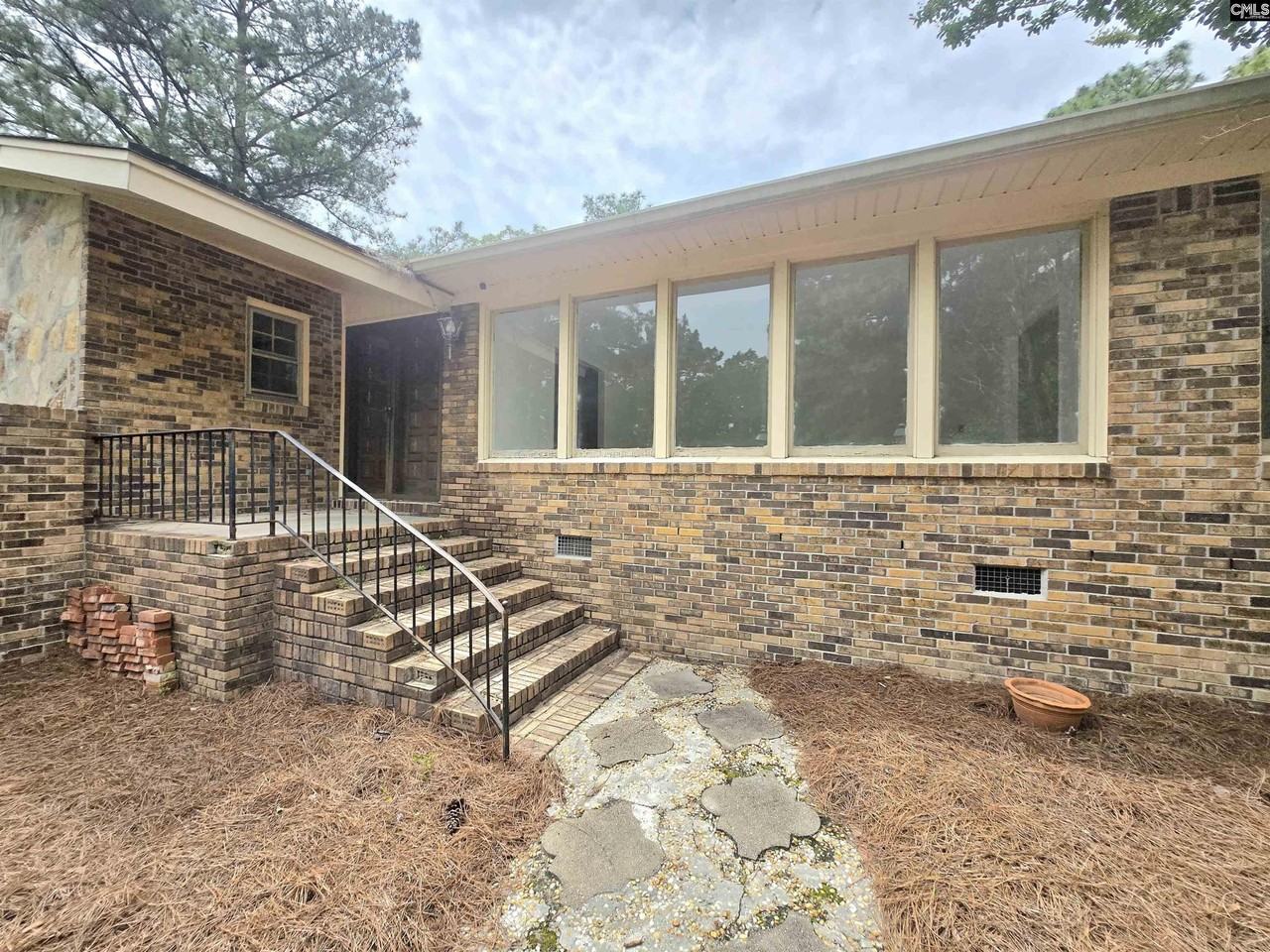 77 Northlake Rd - Photo 6 of 48