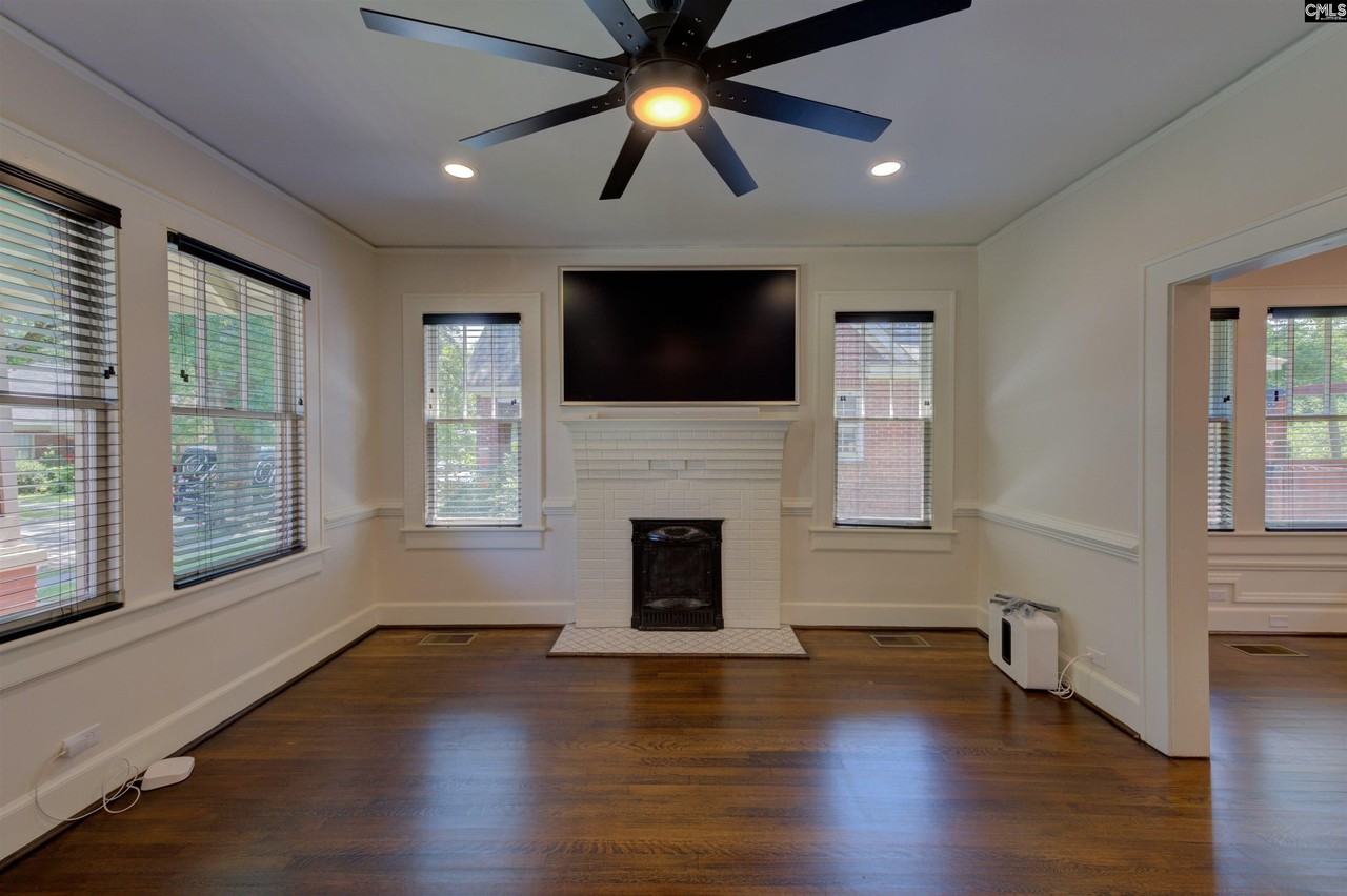 2405 Sumter St - Photo 6 of 37