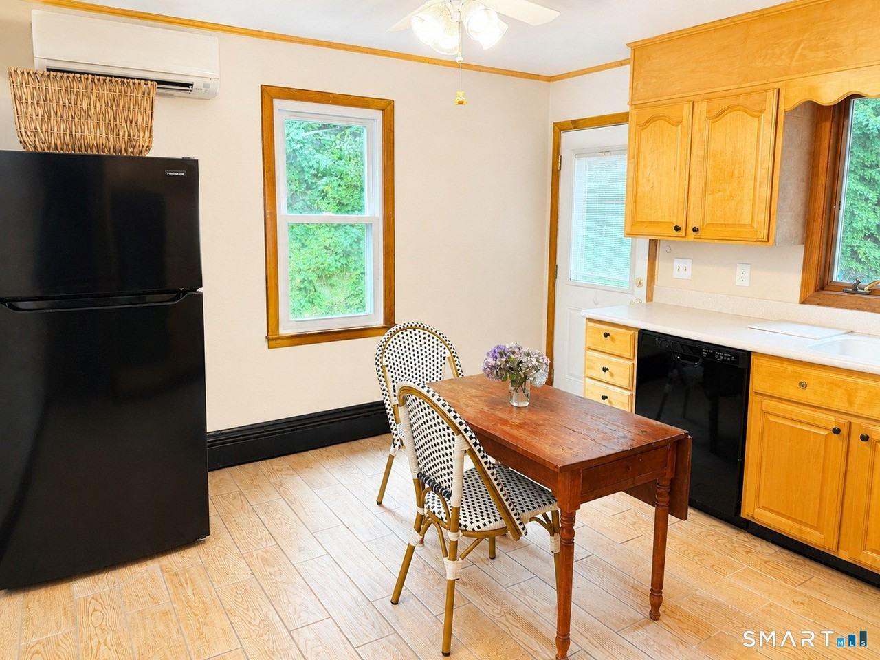 18 Dawn St - Photo 5 of 15
