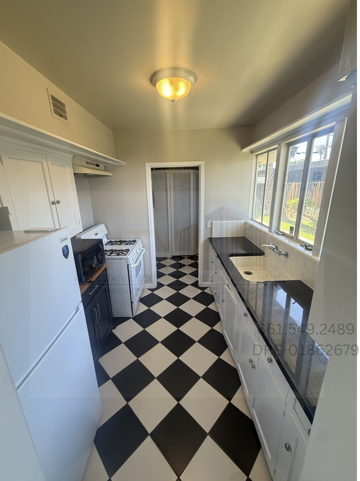 2315 E St #2315 - Photo 4 of 10