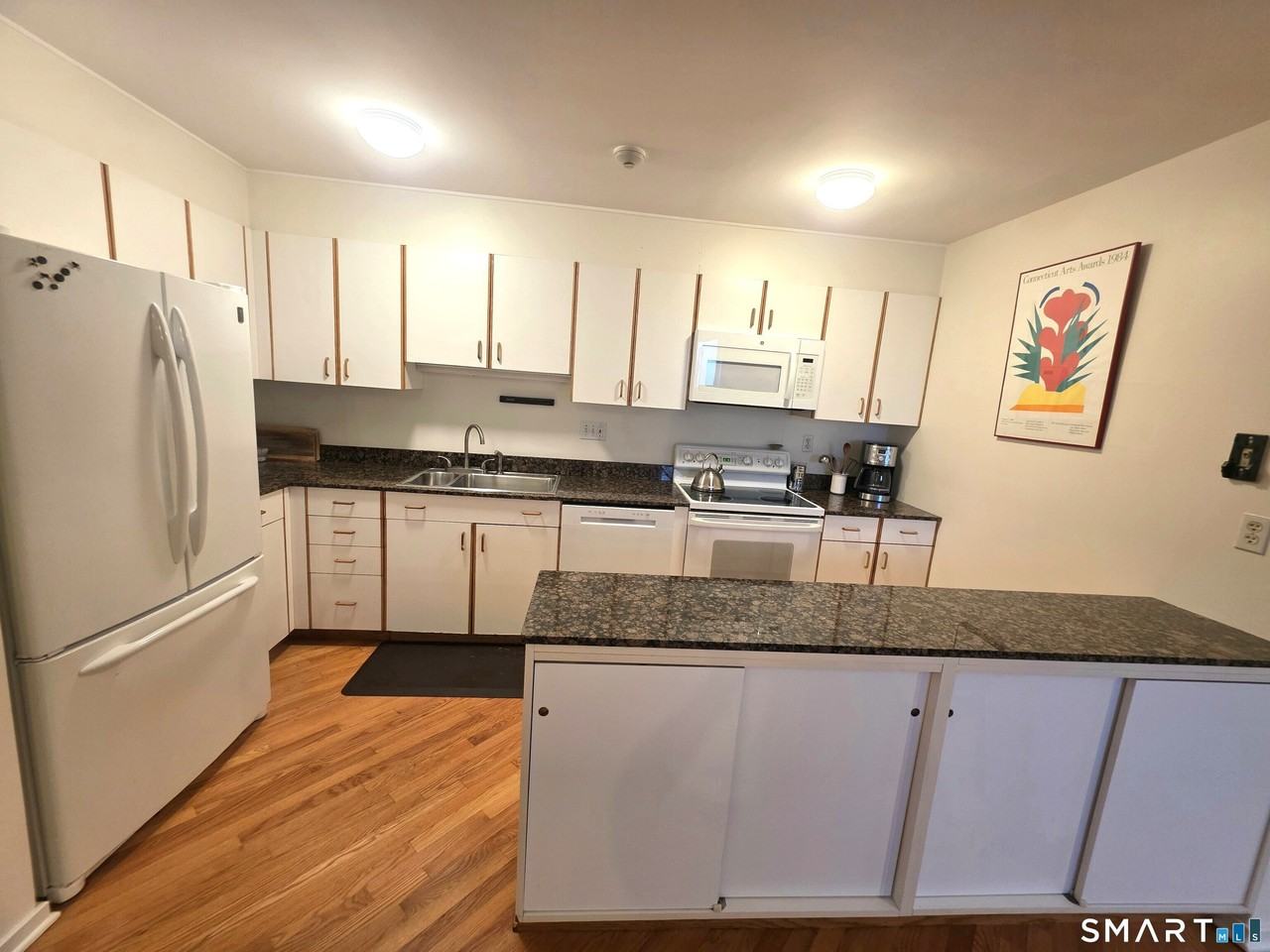 39 Temple Ct #39 - Photo 5 of 10