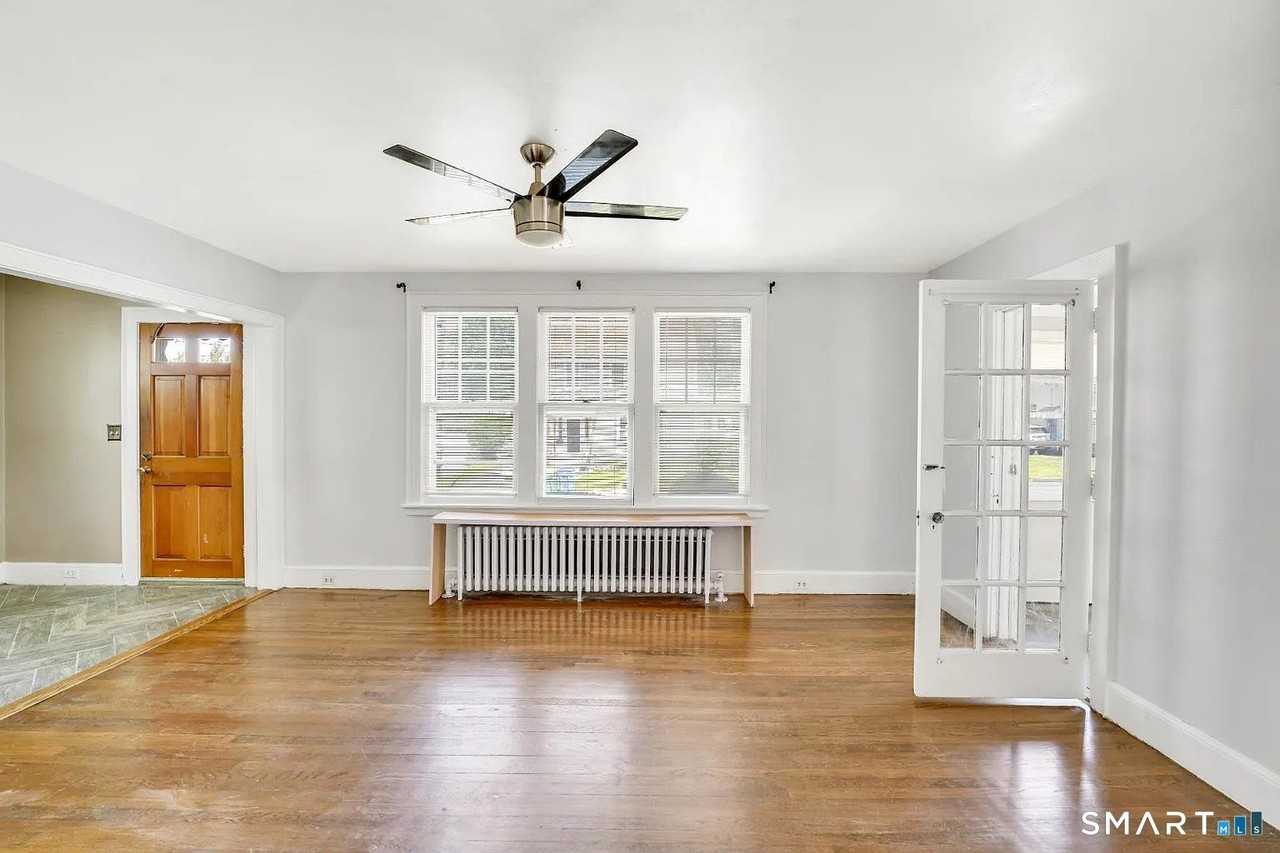 103 Robert St - Photo 2 of 9