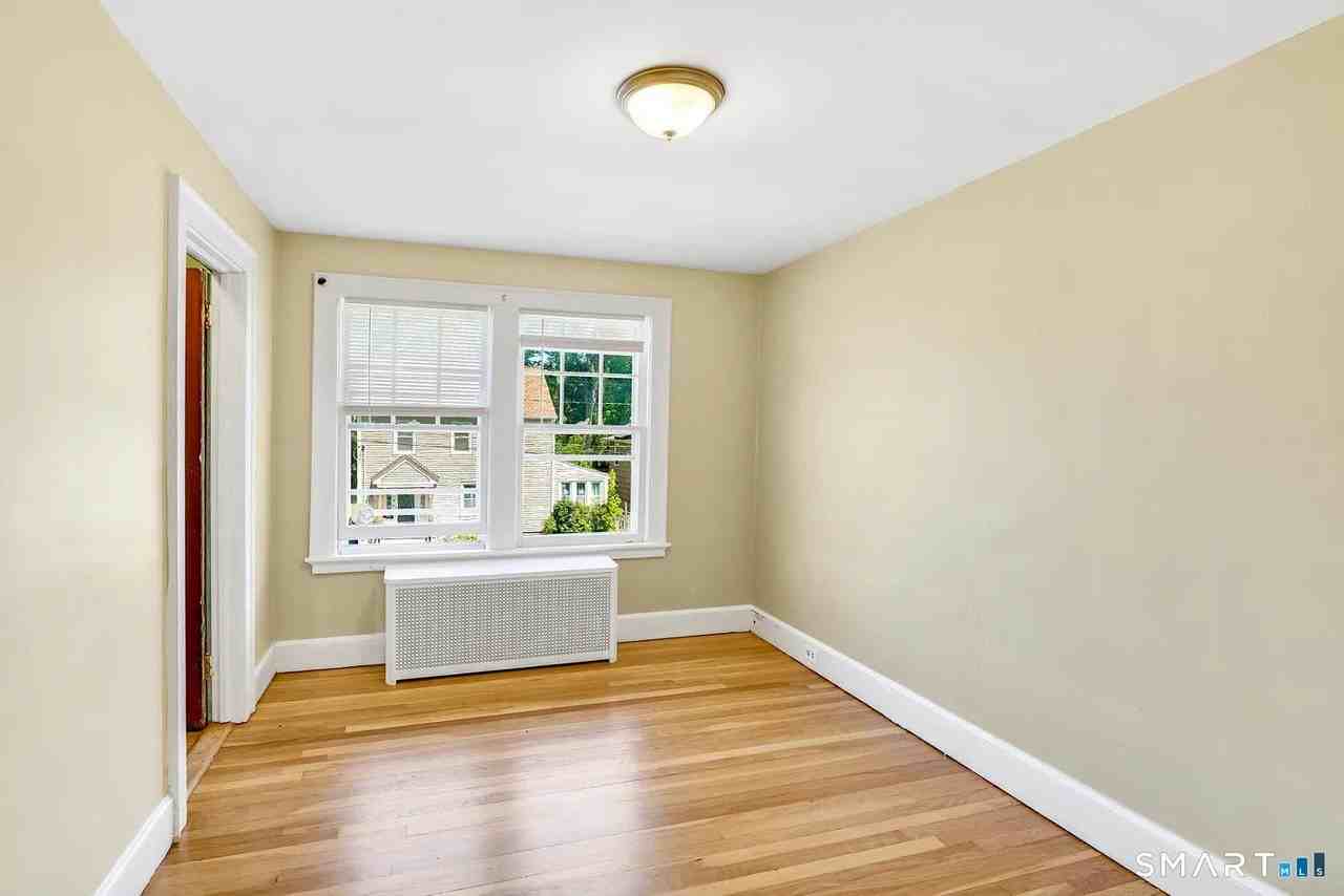 103 Robert St - Photo 6 of 9