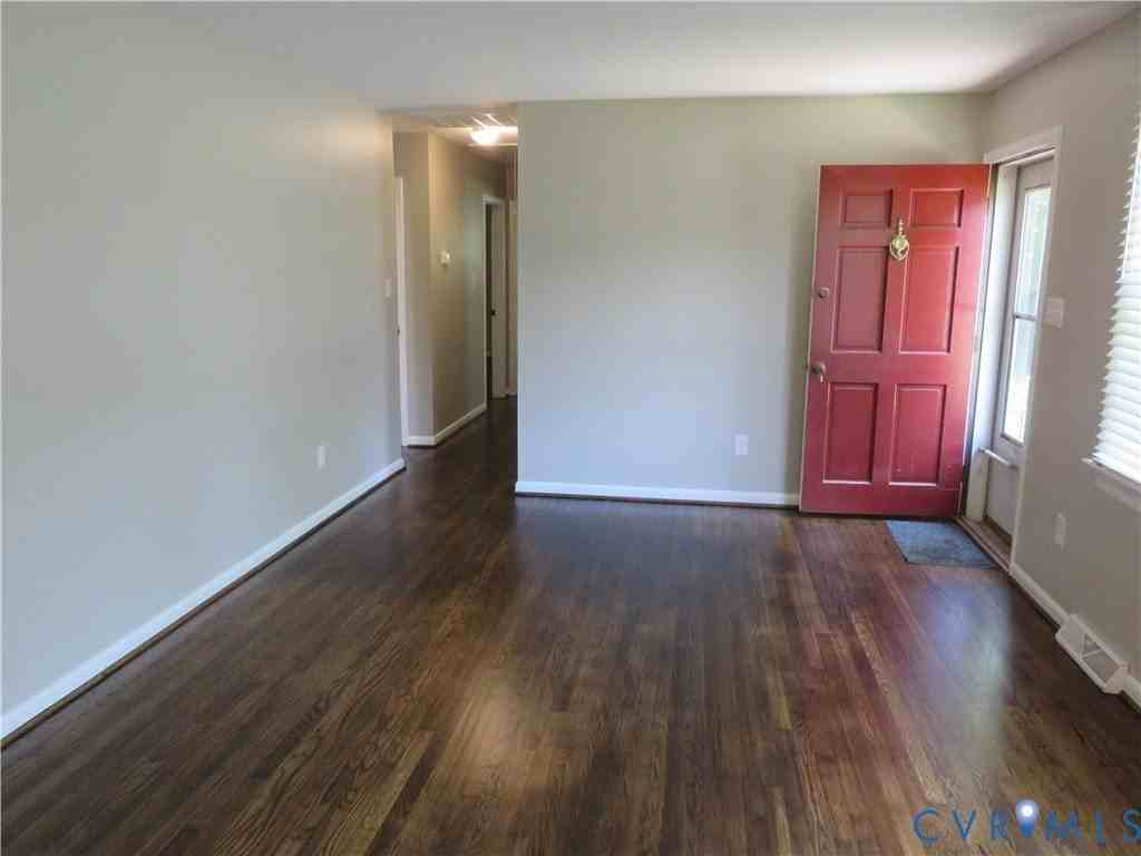 8090 Dunwoody Rd - Photo 3 of 15