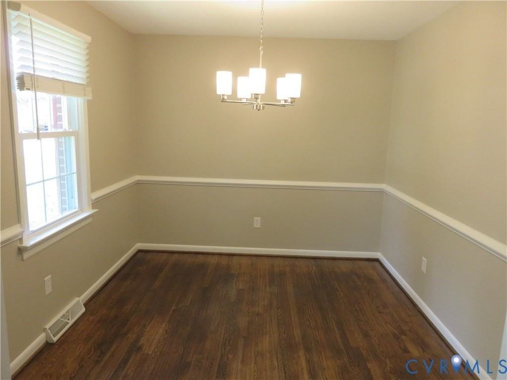 8090 Dunwoody Rd - Photo 5 of 15