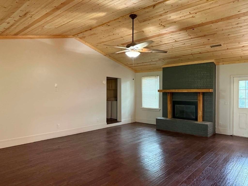 1016 Northfield Cir - Photo 2 of 22