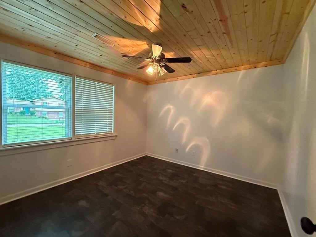 1016 Northfield Cir - Photo 4 of 22