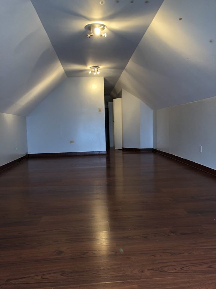 5008 W Byron St #2ndFL - Photo 4 of 14