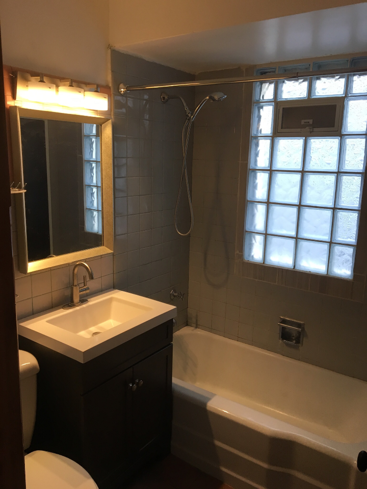 5008 W Byron St #2ndFL - Photo 6 of 14