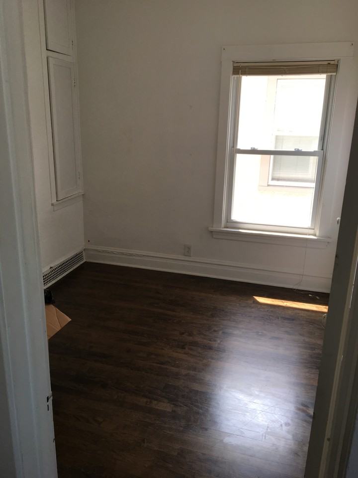 5008 W Byron St #2ndFL - Photo 7 of 14