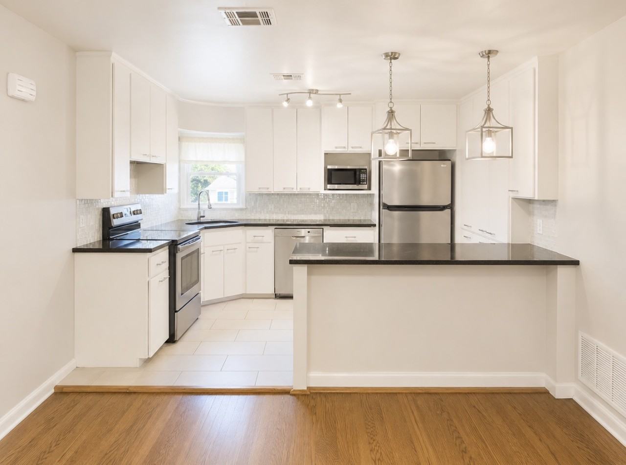 4713 N Harvey Pkwy #1 - Photo 4 of 28