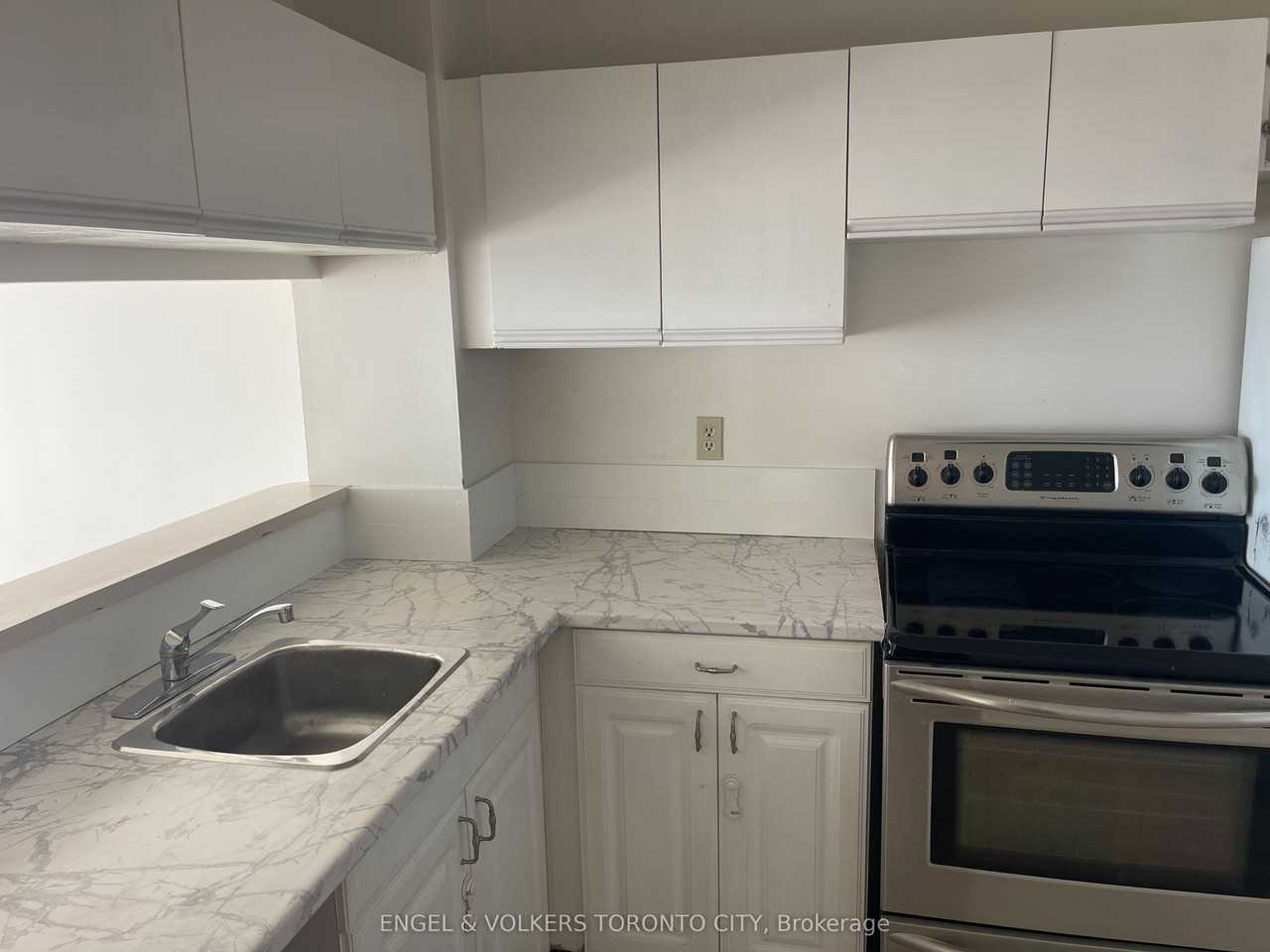 3050 Apartment Building - Photo 2 of 8