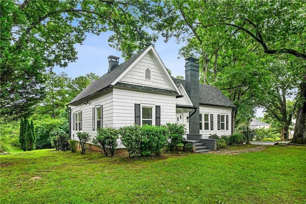 5383 Tilly Mill Rd - Photo 4 of 35
