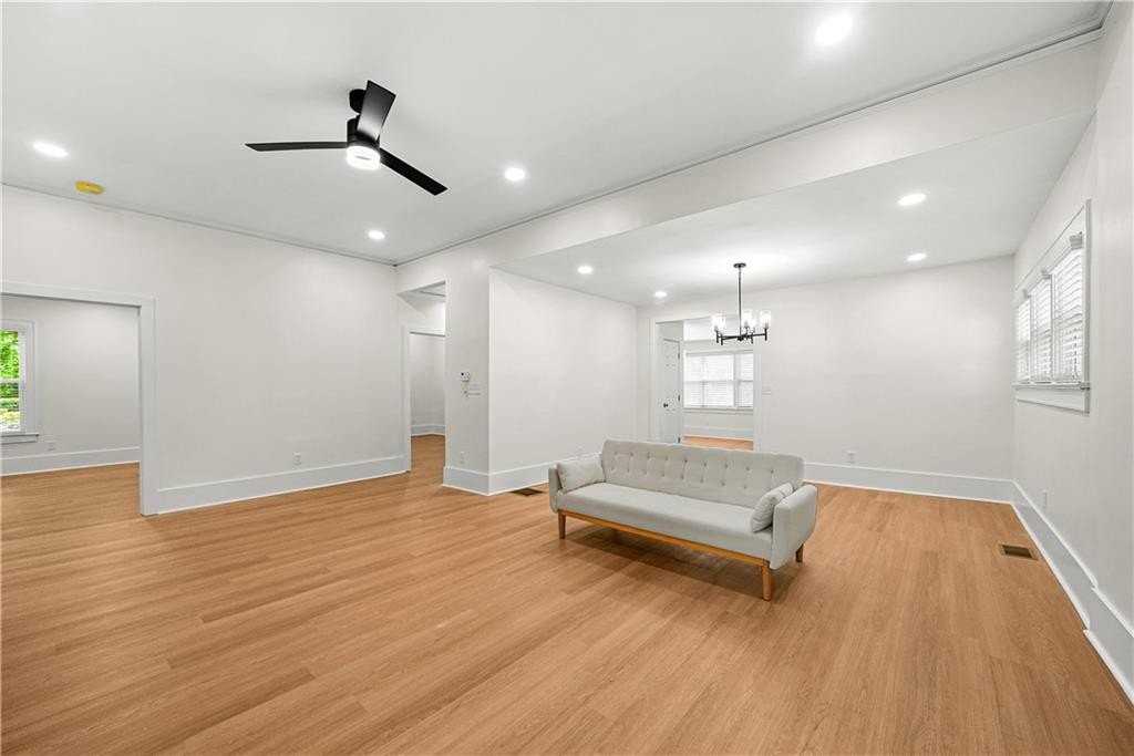 5383 Tilly Mill Rd - Photo 7 of 35