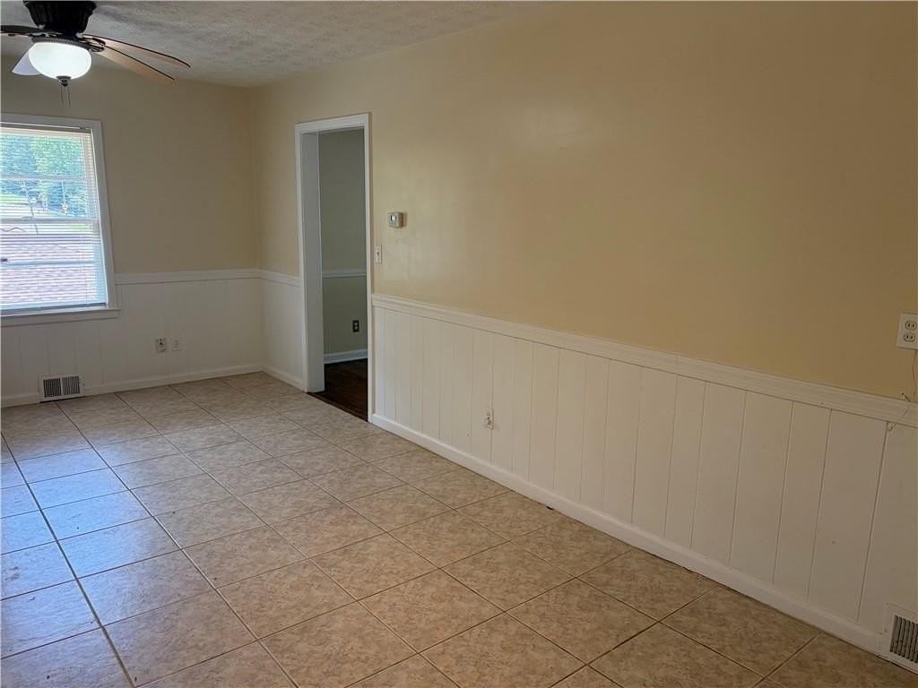 2064 Montrose Dr - Photo 7 of 17