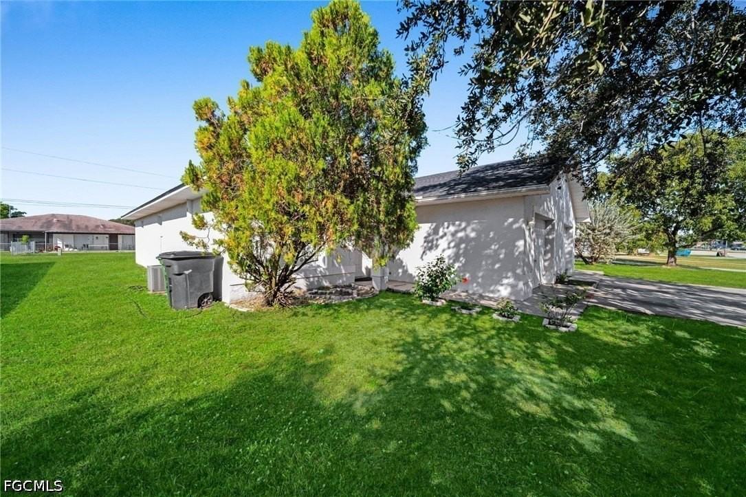 1214 Se 24th Ave - Photo 3 of 20