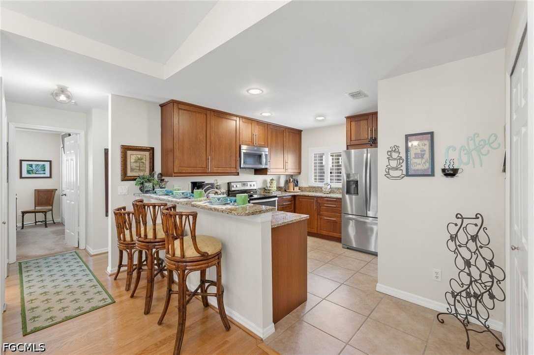 2305 Sw 19th Pl - Photo 4 of 31