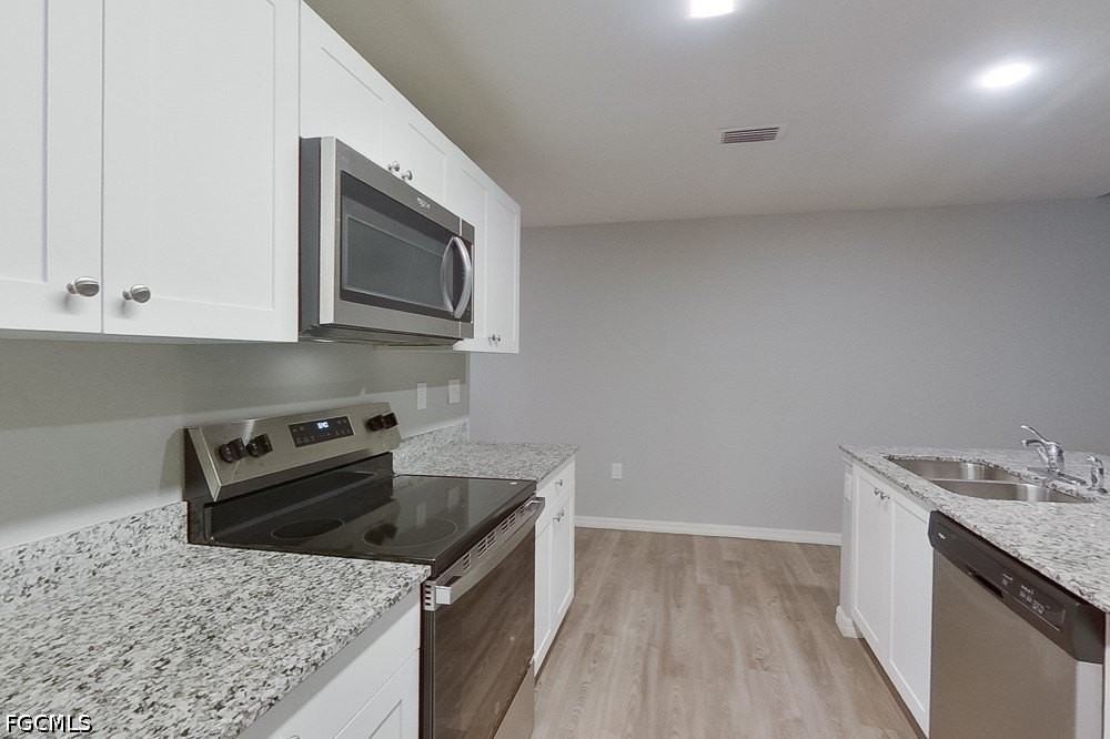 9113 Aegean Cir - Photo 5 of 18