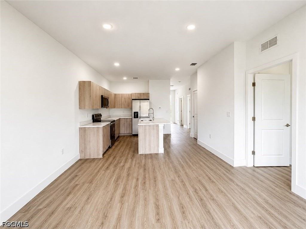 1258 Milwaukee Blvd - Photo 3 of 11