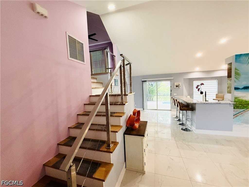 827 Sw 24th St - Photo 6 of 31