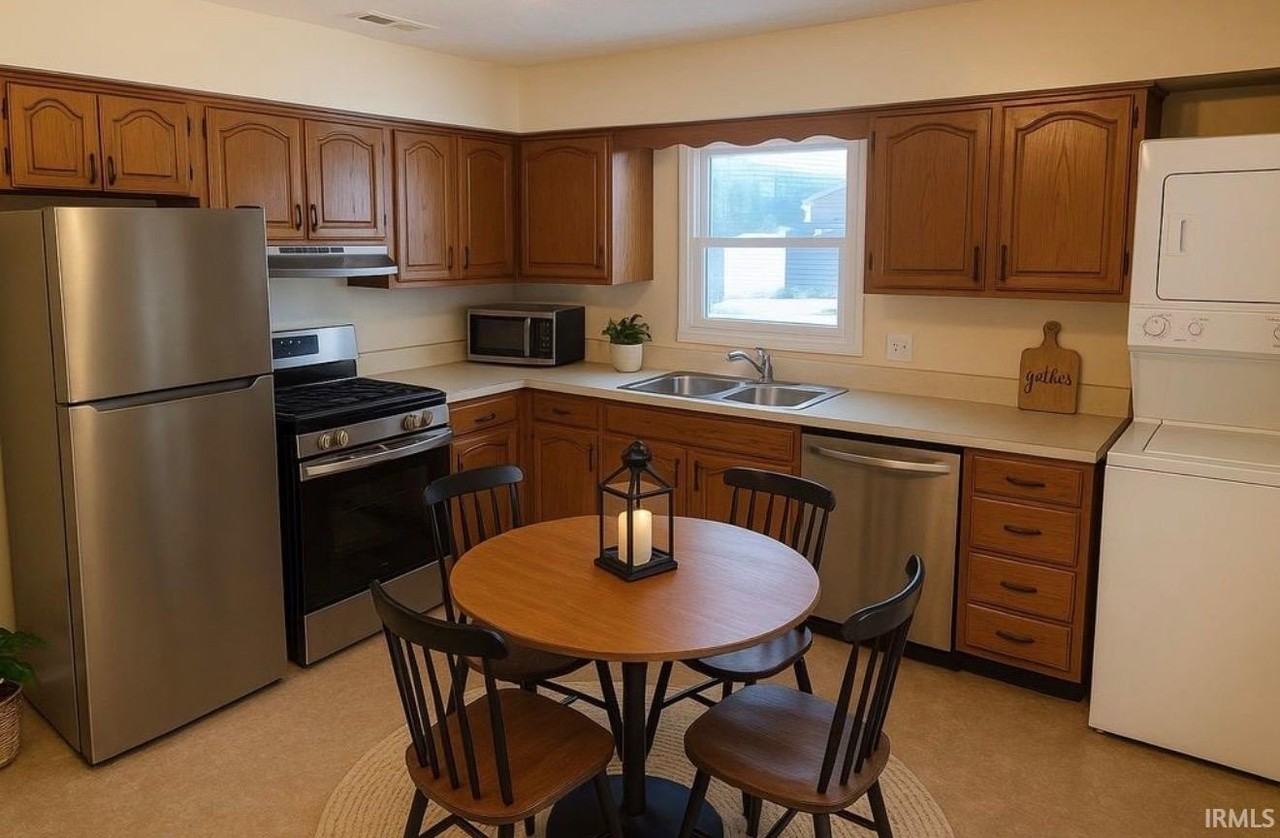 10506 Oak Valley Rd - Photo 2 of 6