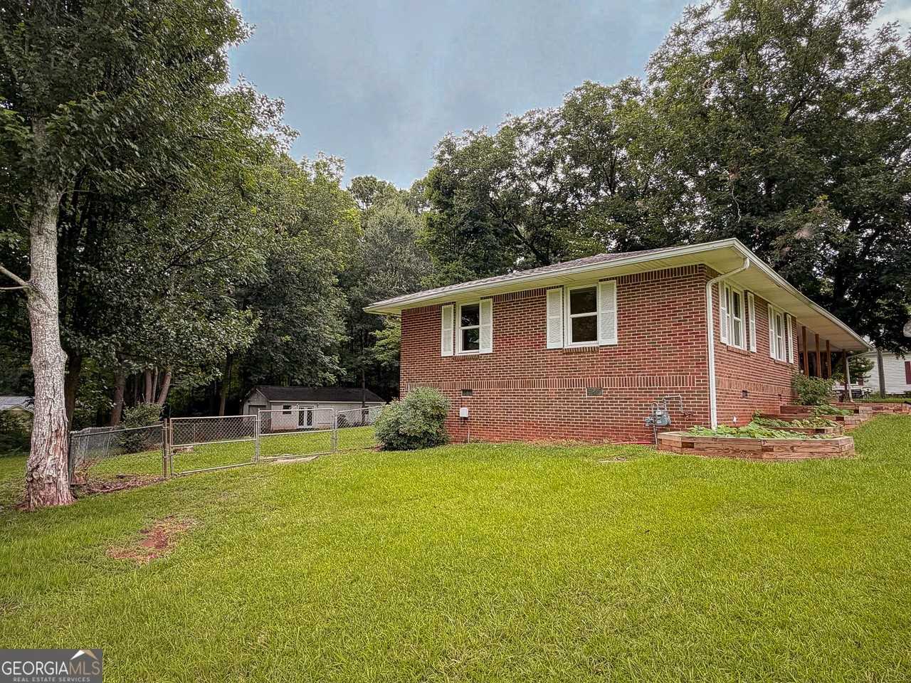 77 Franklin Rd - Photo 3 of 38
