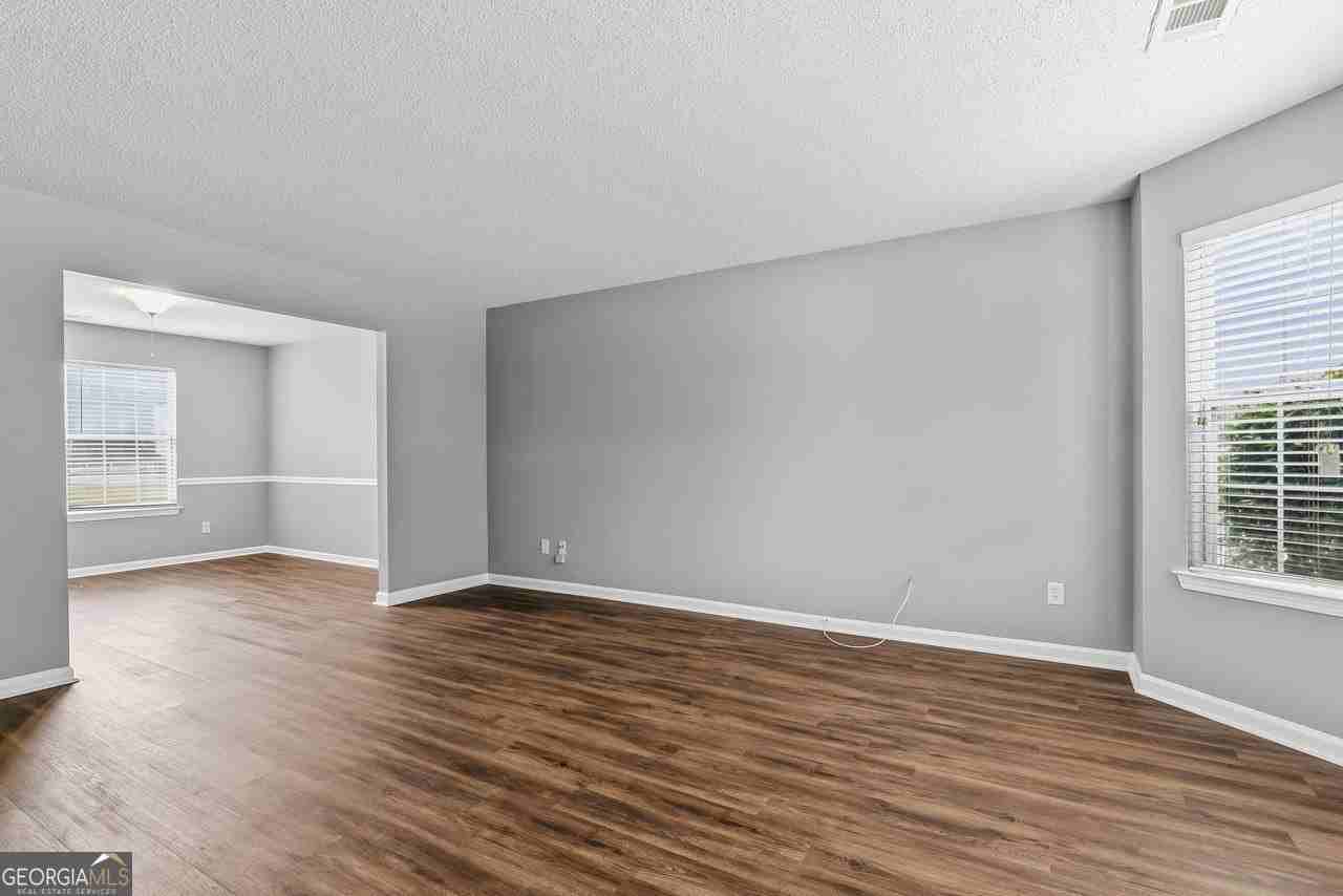 11925 Spring Lake Way - Photo 4 of 27