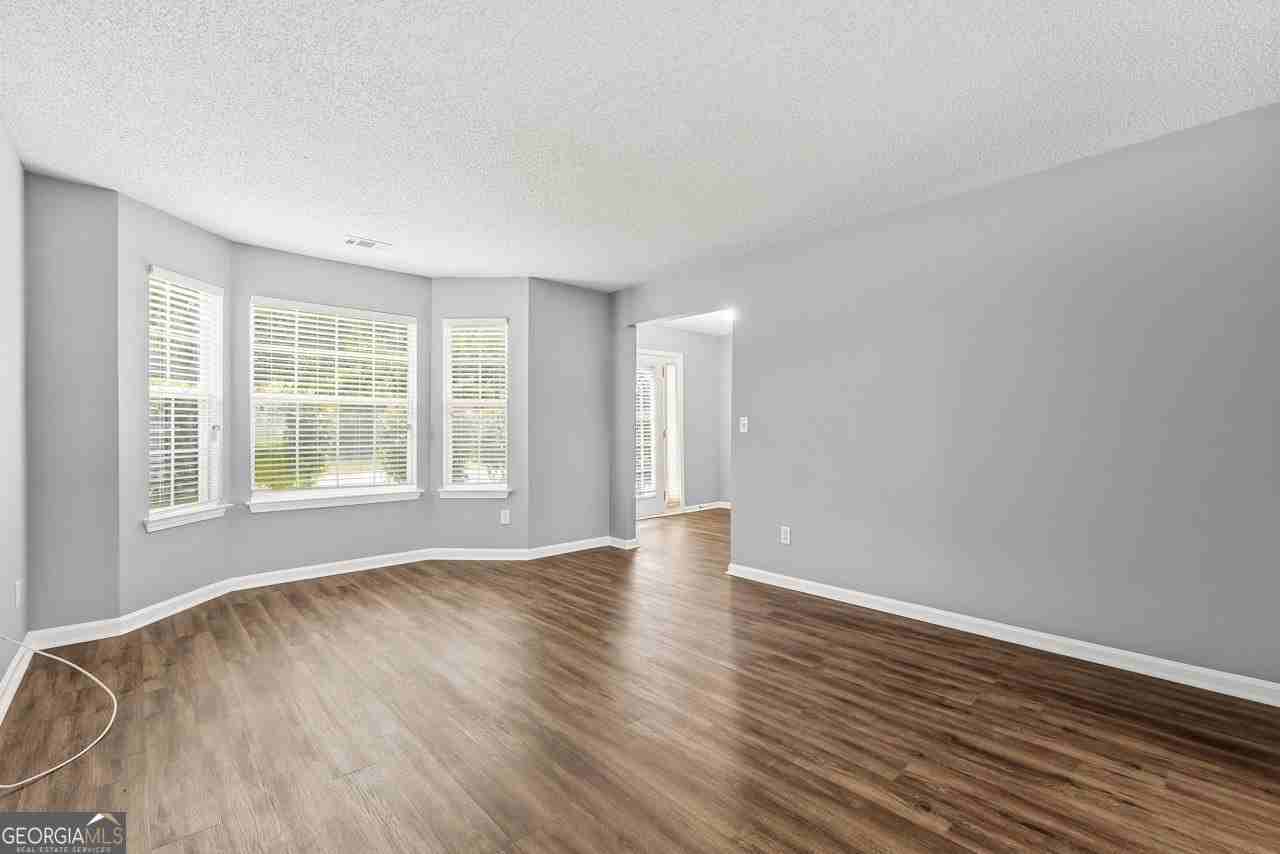 11925 Spring Lake Way - Photo 5 of 27