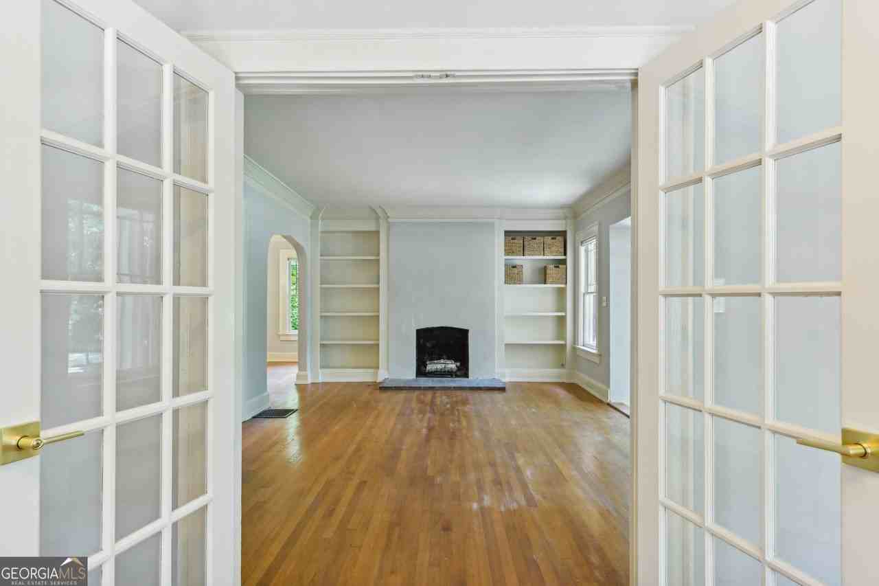 1500 N Highland Ave Ne - Photo 5 of 33