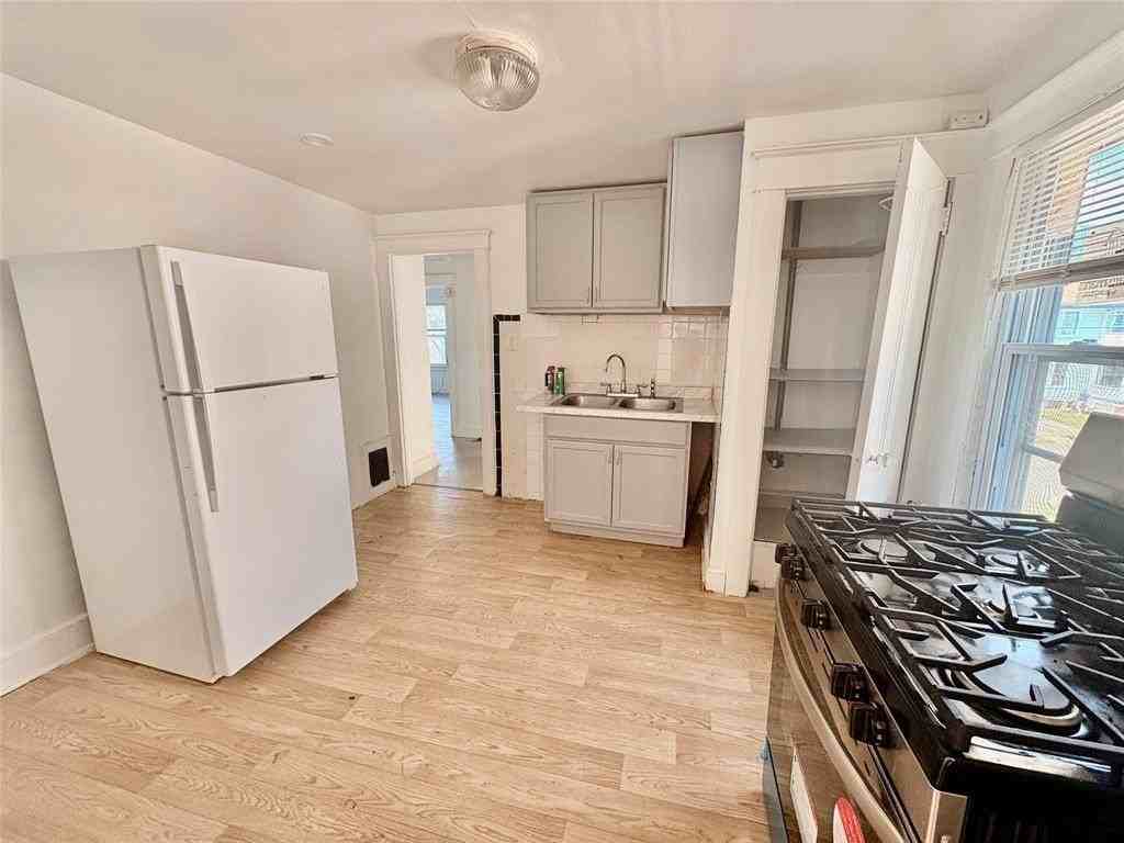 19 Field St #2 - Photo 4 of 12