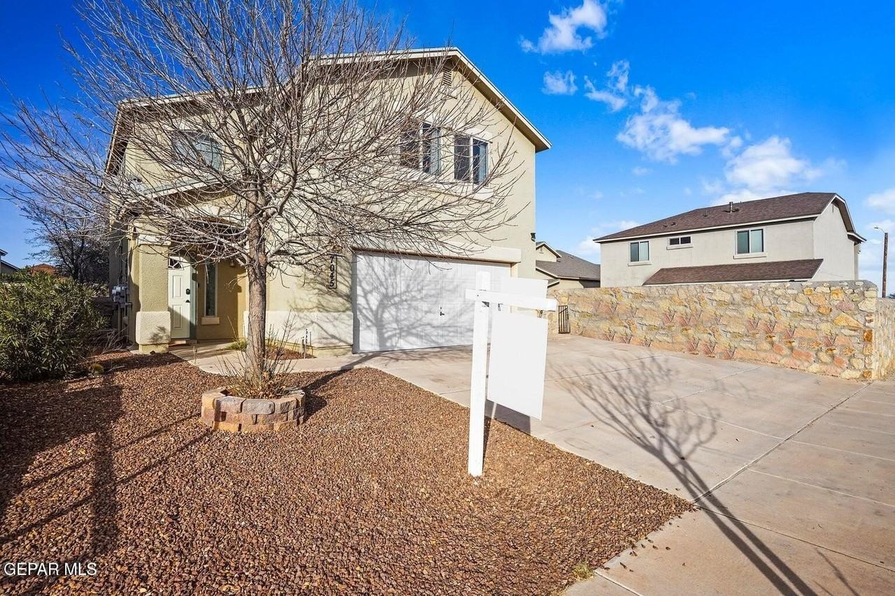 7045 Eagle Nest Ct - Photo 3 of 43