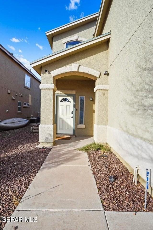 7045 Eagle Nest Ct - Photo 4 of 43
