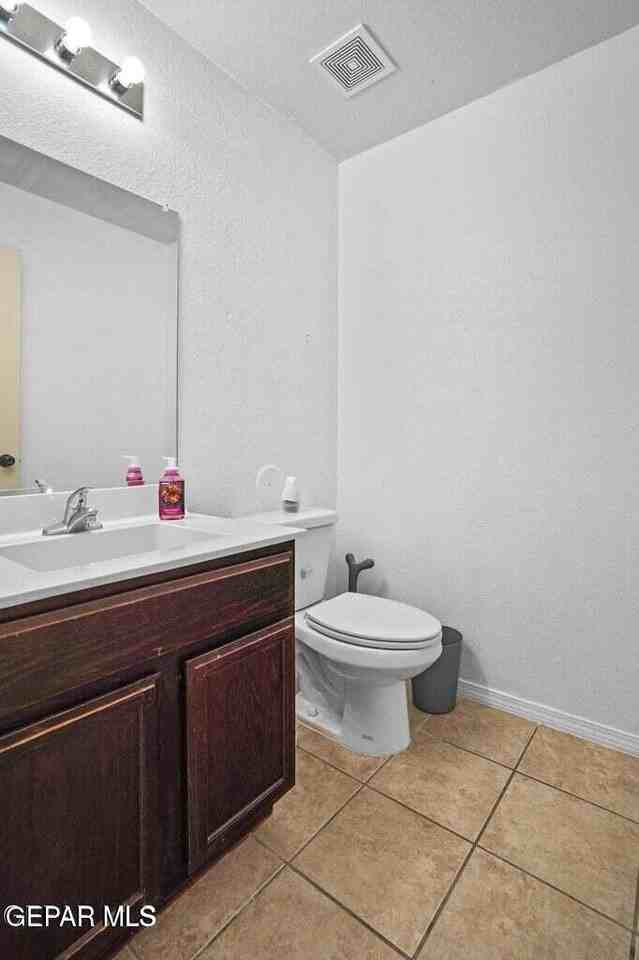 7045 Eagle Nest Ct - Photo 7 of 43