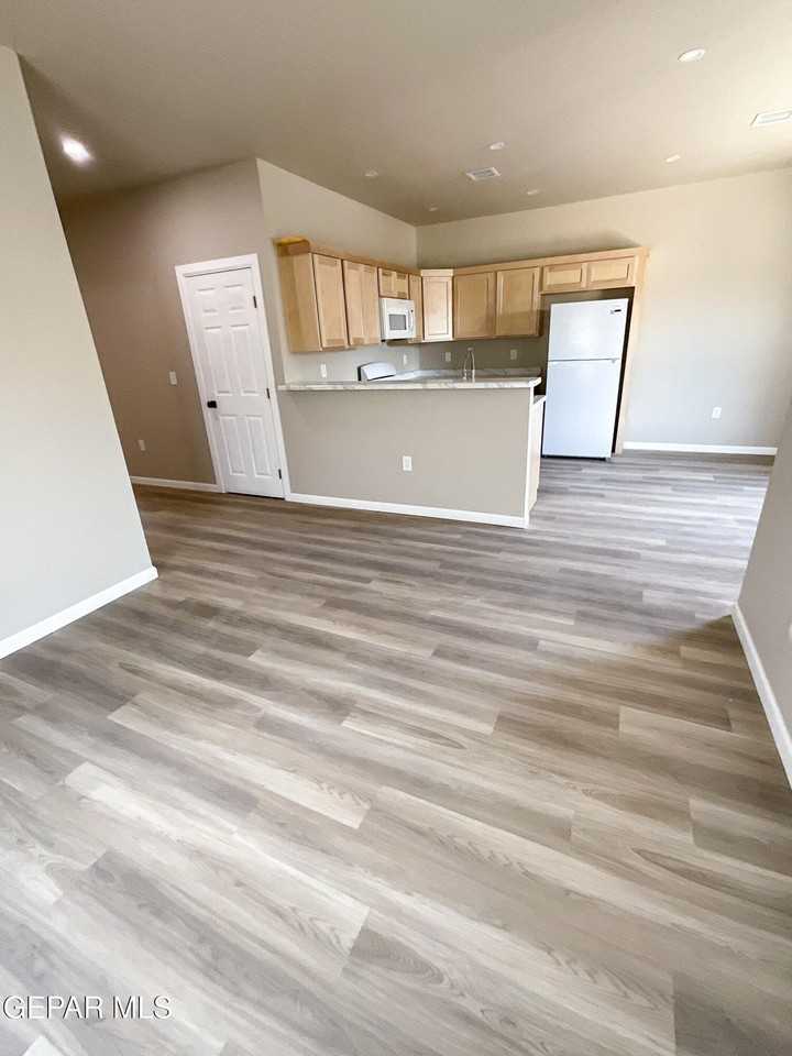 8948 Ankerson St #AB - Photo 6 of 14