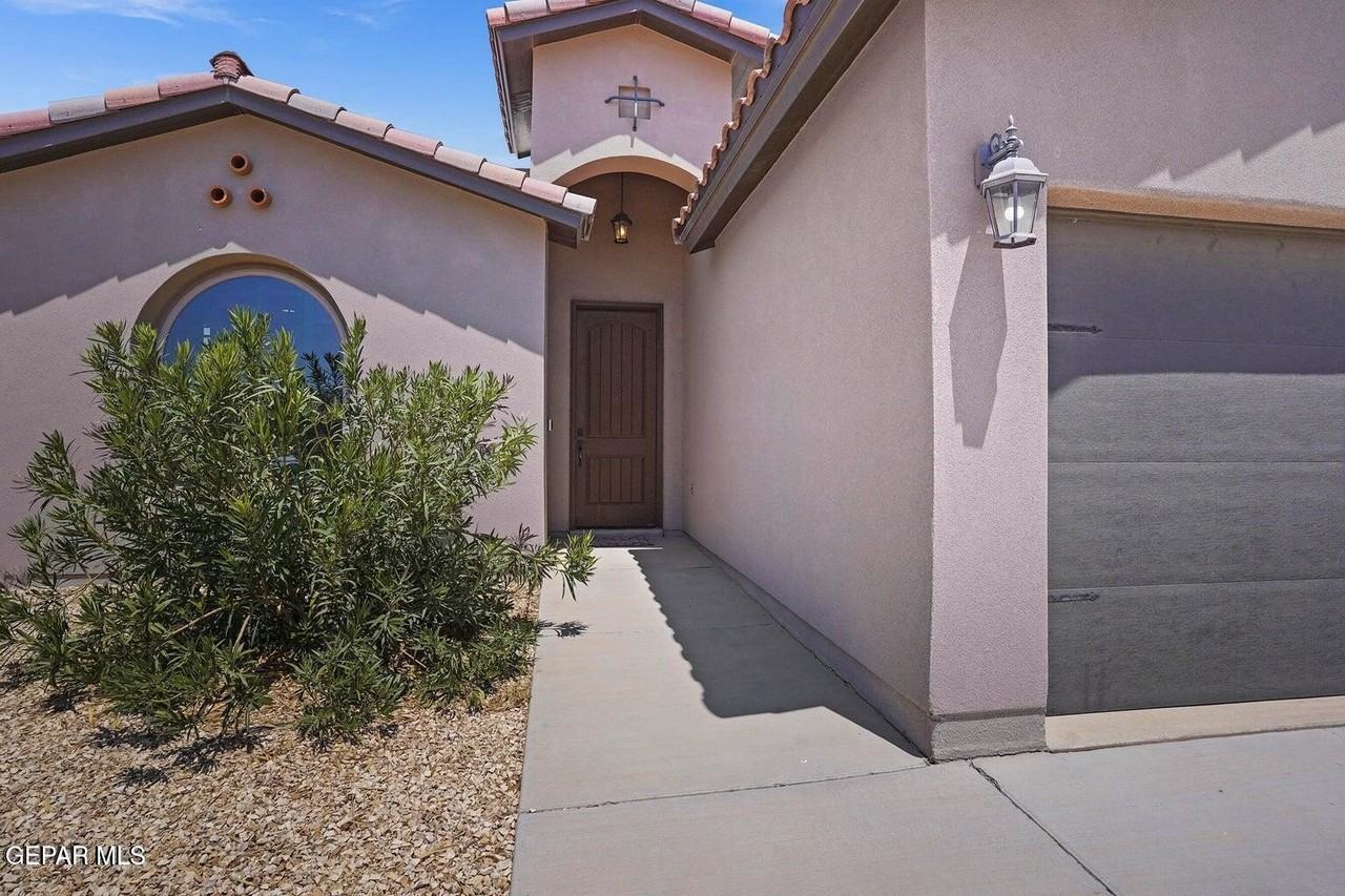 3749 Loma Adriana Dr - Photo 2 of 27