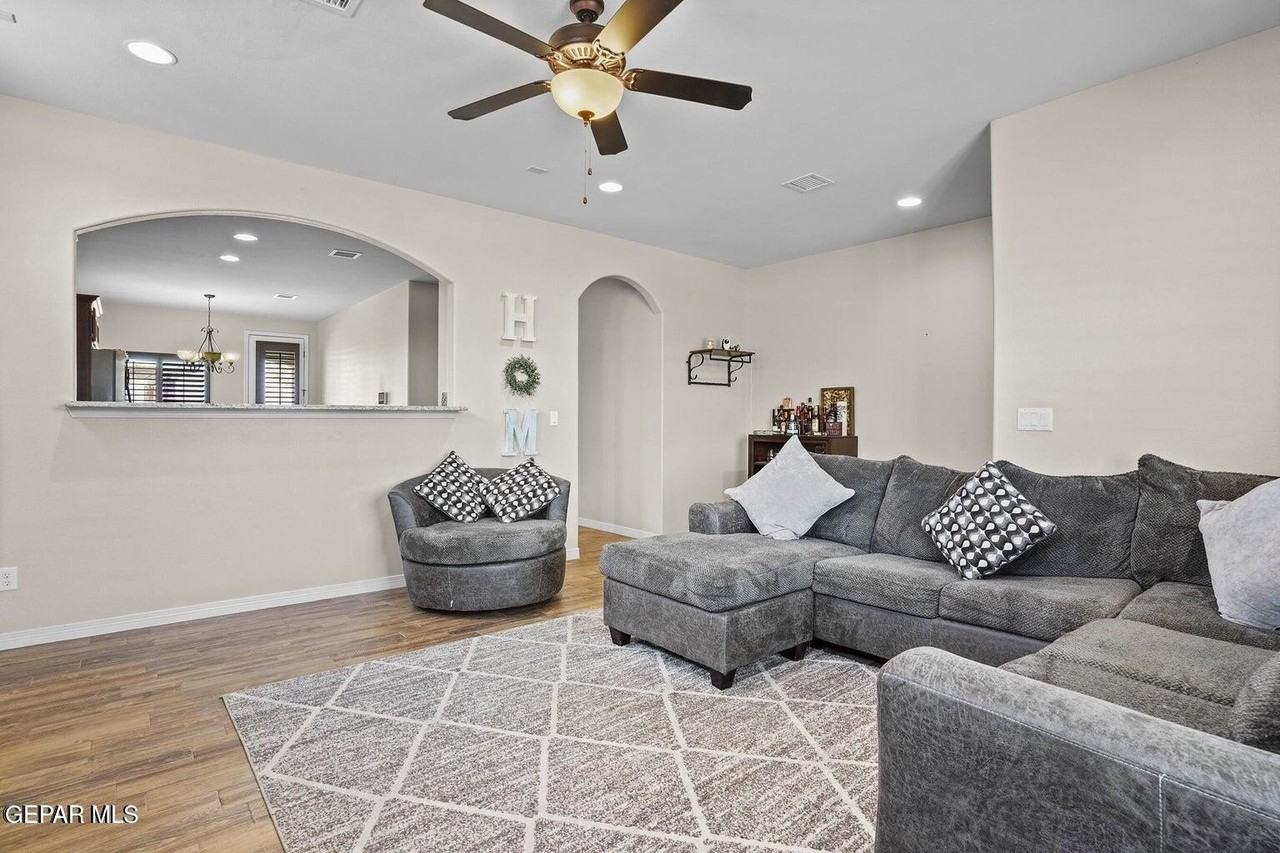 3749 Loma Adriana Dr - Photo 6 of 27